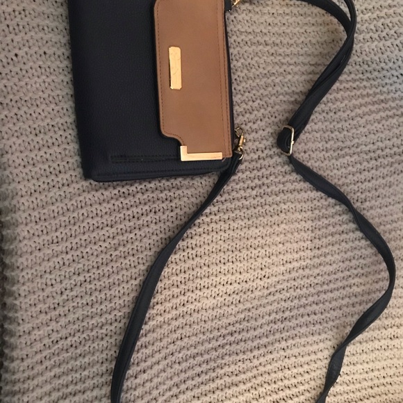 Jessica Simpson Navy and Taupe crossbody purse - Picture 4 of 4
